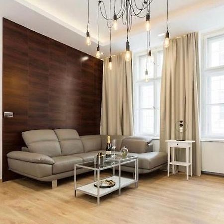Luxury Apartment On Wenceslas Square Prague Exterior photo
